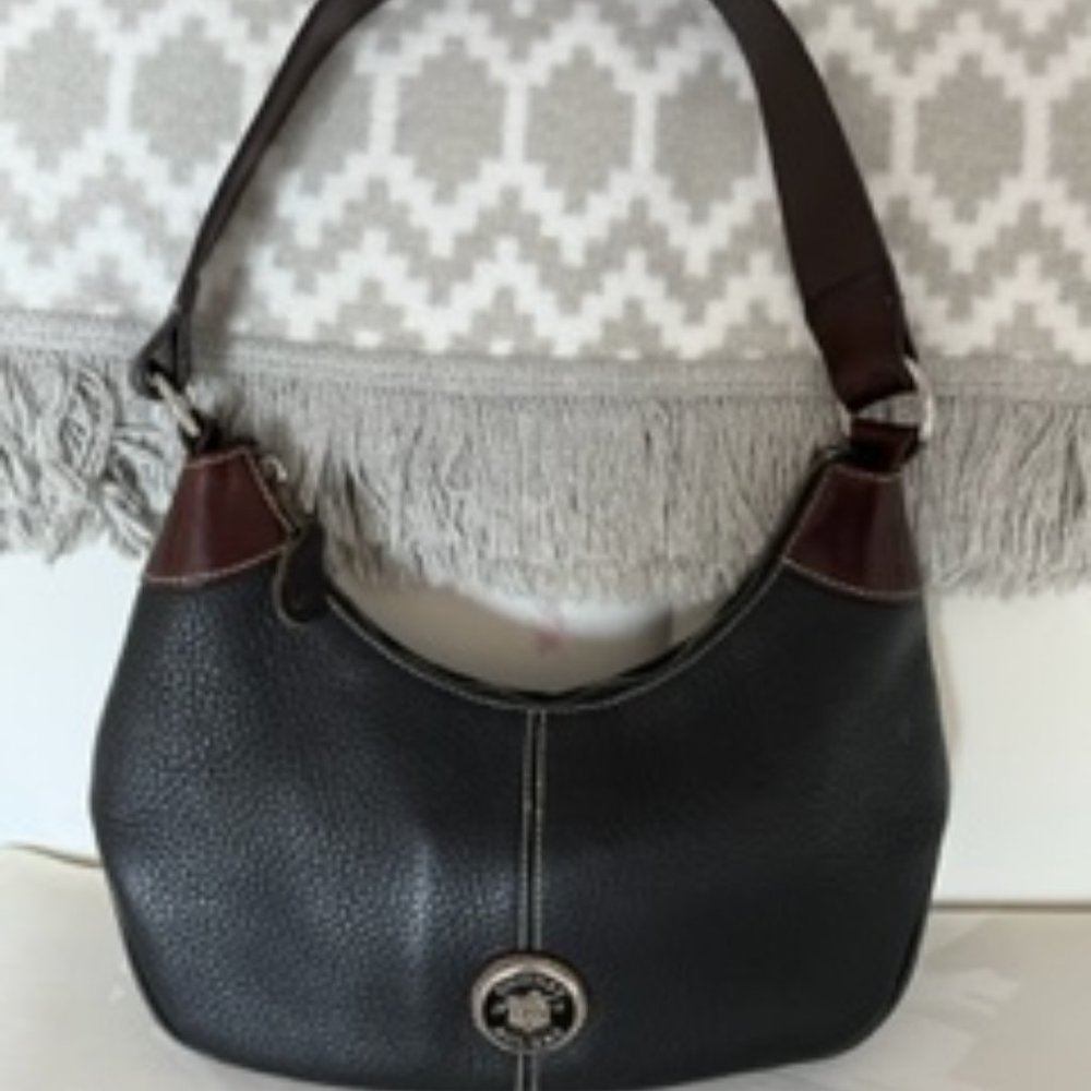 DOONEY AND BOURKE LEATHER SHOULDER BAG
